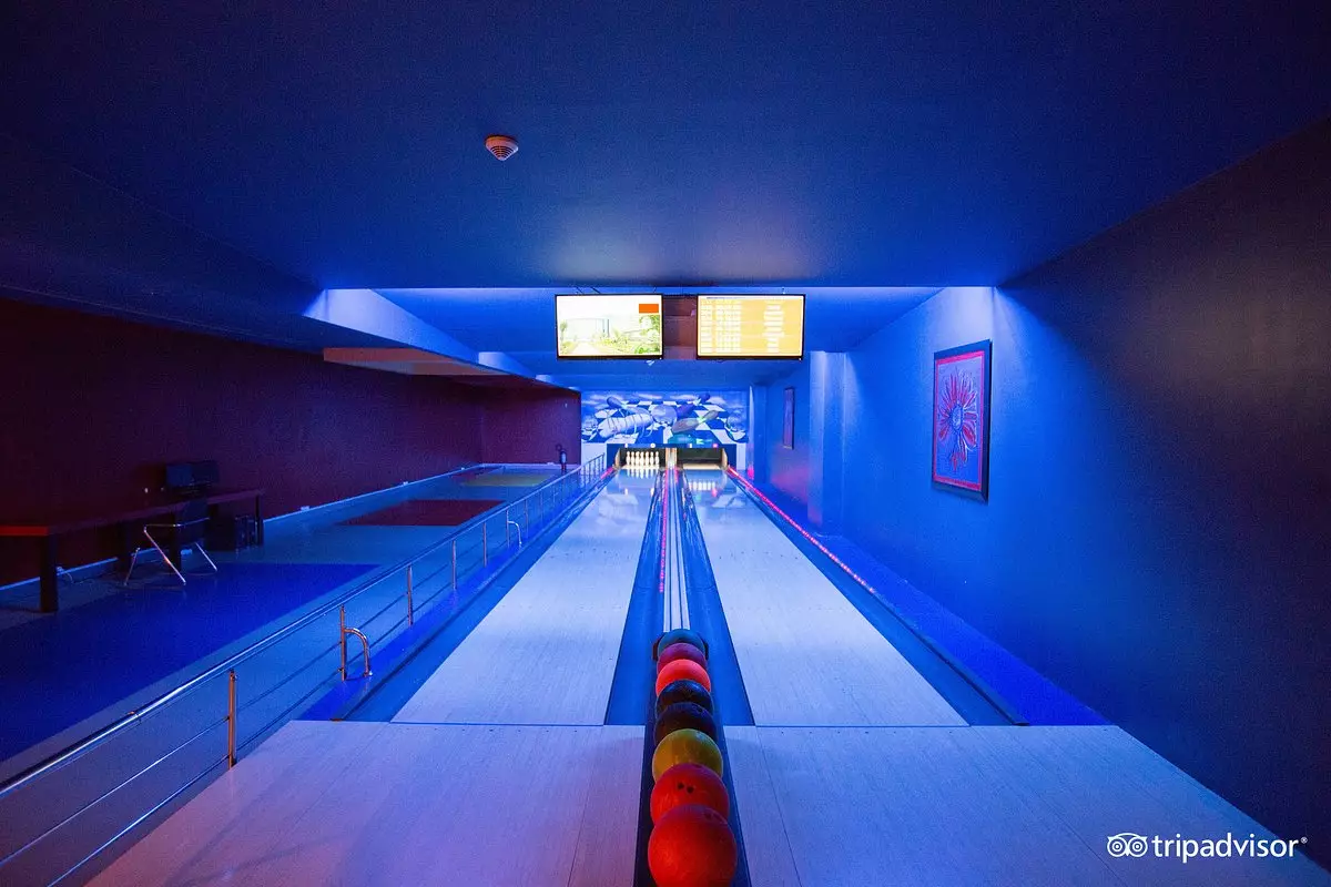 بولینگ هتل رویال وینگز آنتالیا